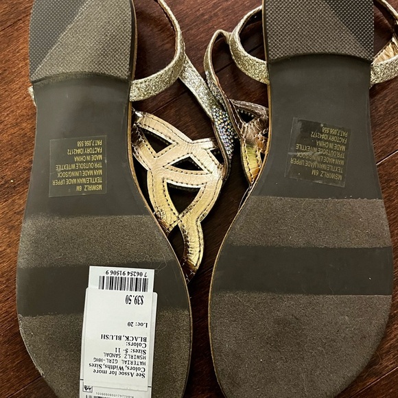 Material Girl Sandals Size 6 NEW - Picture 3 of 3